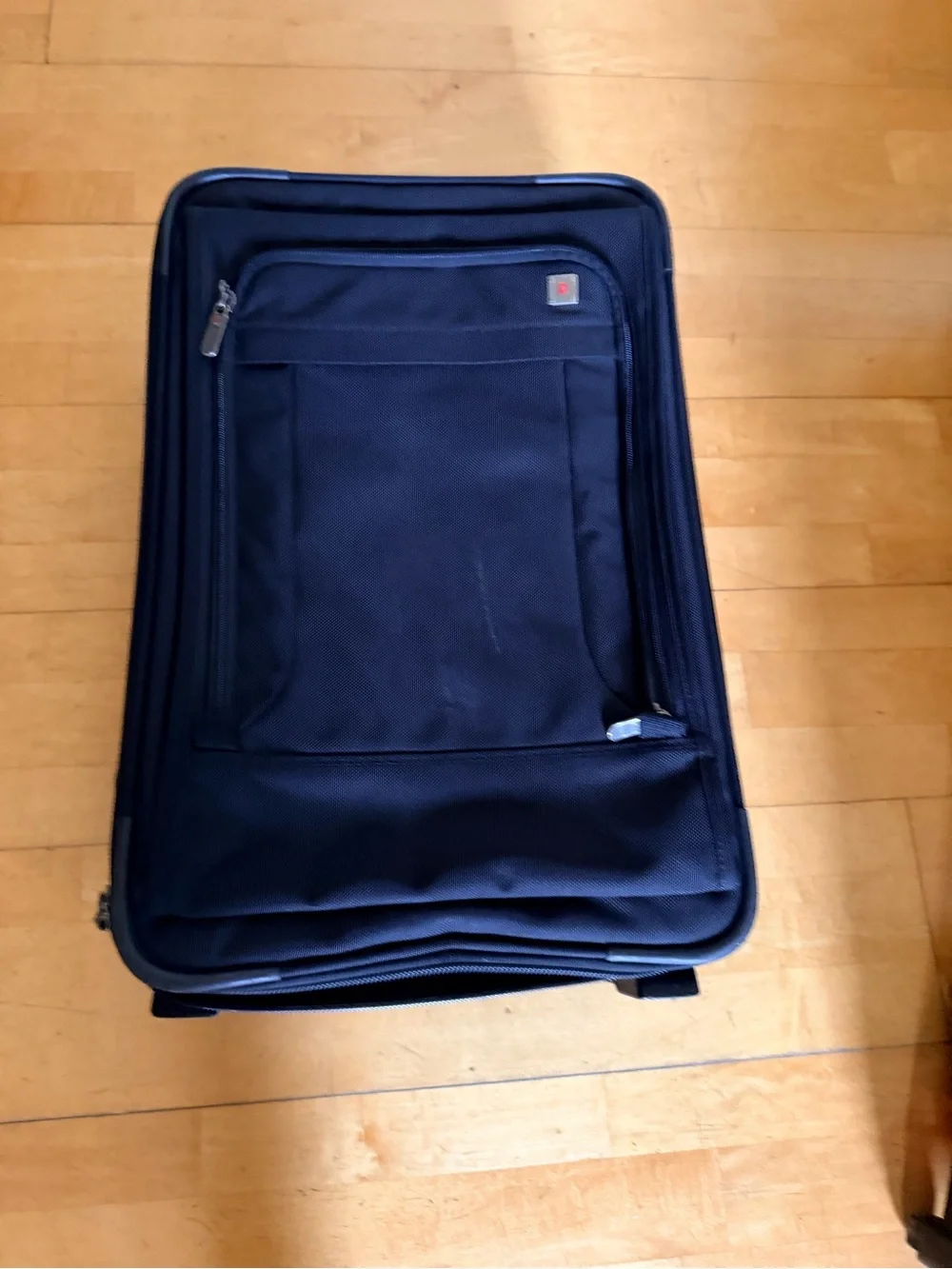 Swiss gear    Black Travel Luggage Carry-On Bag . Roomy and clean , used 2 times